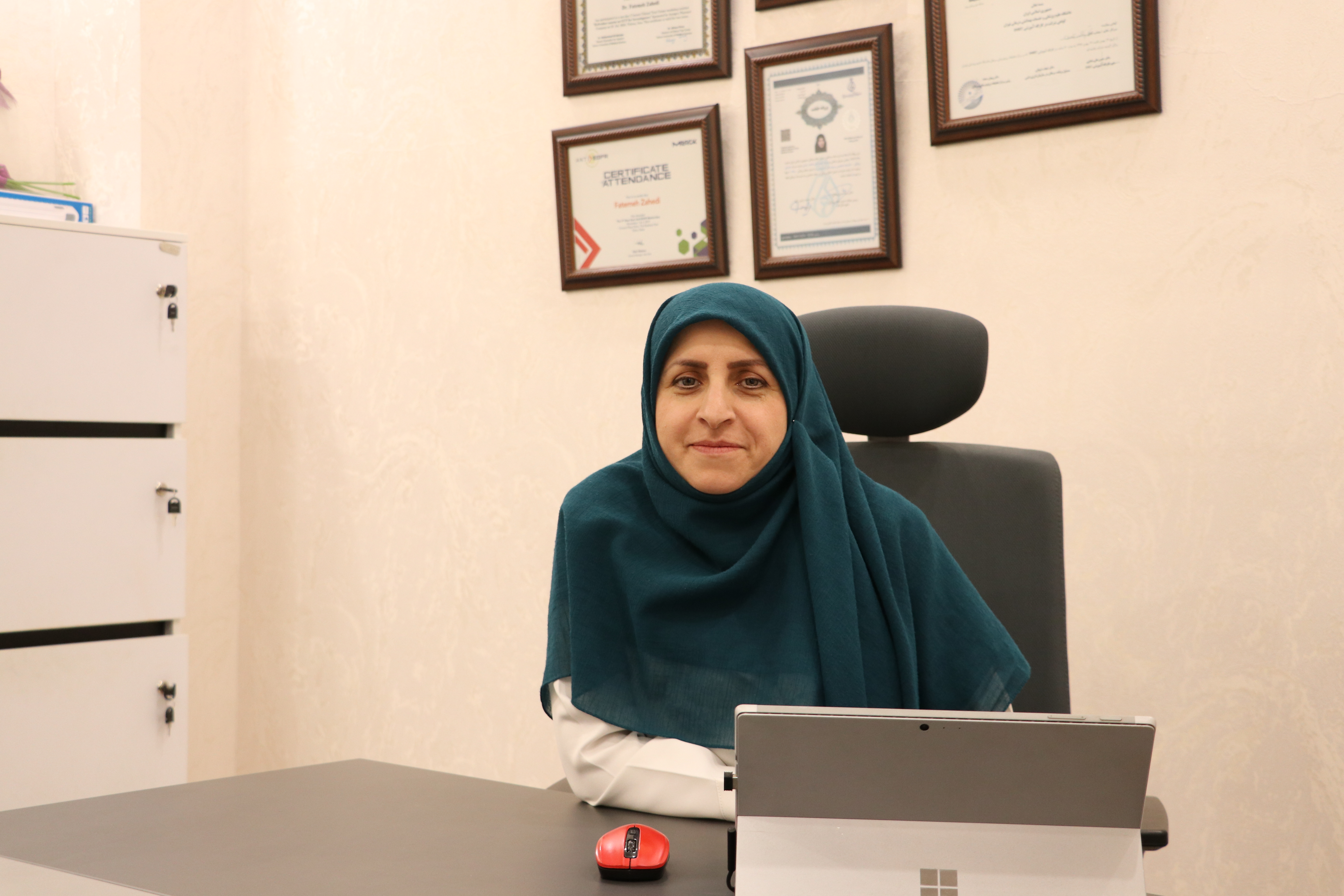 دکتر فاطمه زاهدی